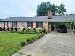 430 Spruce St, Mount Carmel, TN 37645