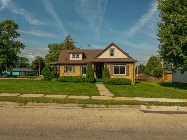 2113 11th St, Monroe, WI 53566