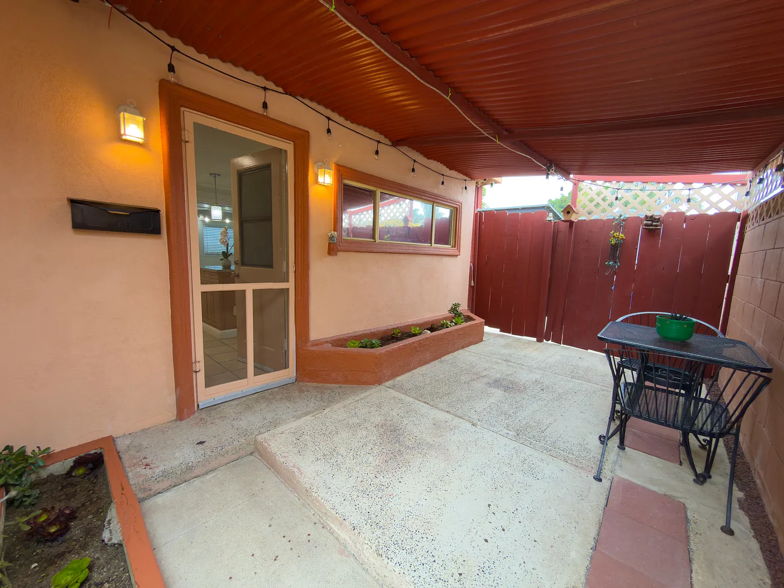 1 bed, 1.0 bath, 650 sqft, $1,600 — Photo 2