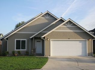 202 SE Yorktown Dr, Grants Pass, OR 97527