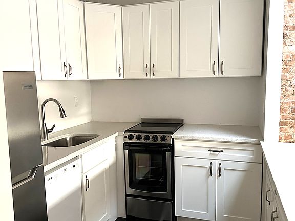 5th image of 520 E 88th St APT 5A