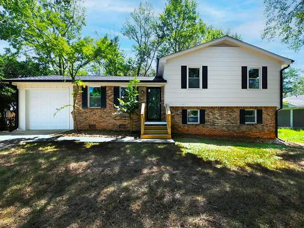 6740 Bedford Rd, Rex, GA 30273
