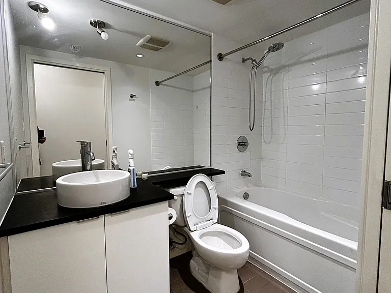 233 Robson St #507 — Photo 16