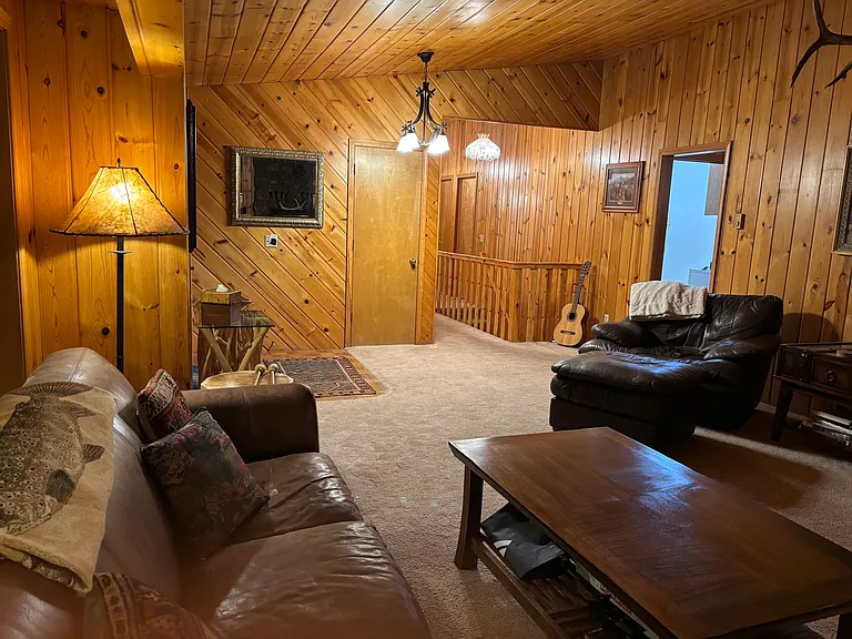 230 Spruce Dr — Photo 6