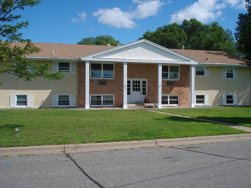 705 E 3rd St #2