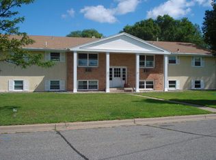 705 E 3rd St APT 2, Monticello, MN 55362