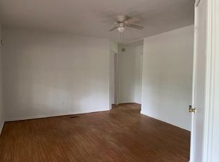 102 N Circle Dr, Ellenwood, GA 30294