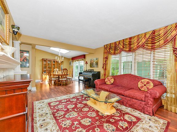 5th image of 128 Land Ln