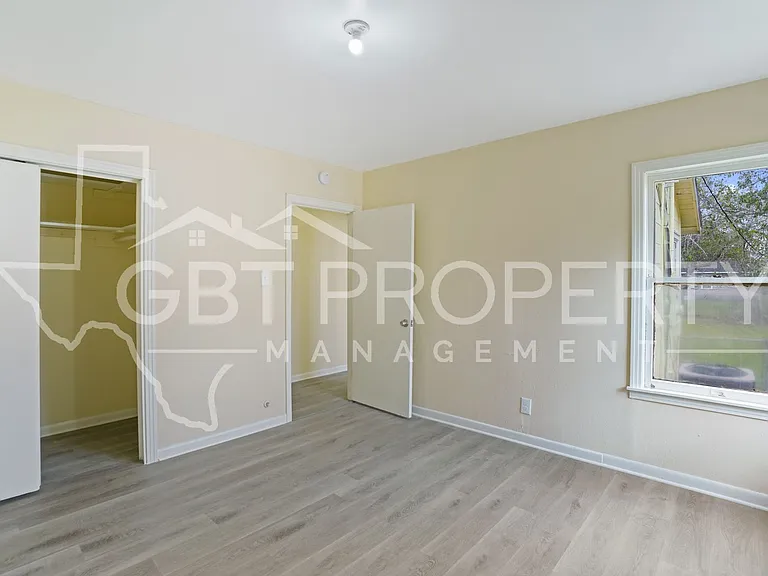 328 Williams St — Photo 13