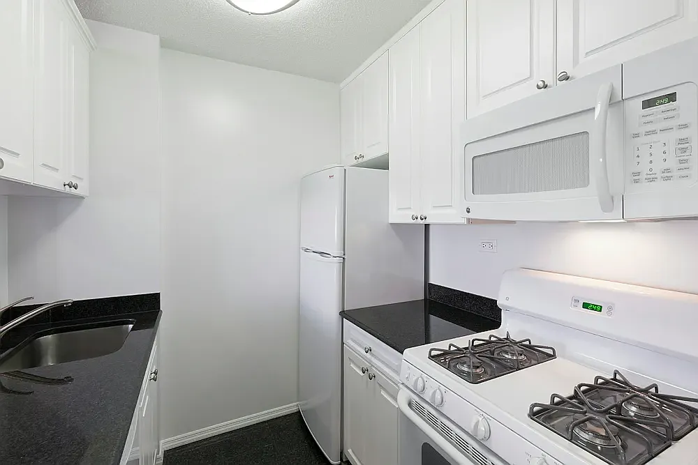 225 East 95th Street — Photo 2