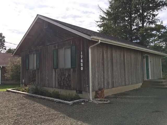 17850 Old Pacific Hwy photo 1