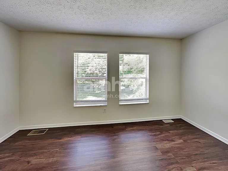640 Norfolk Sq S — Photo 19
