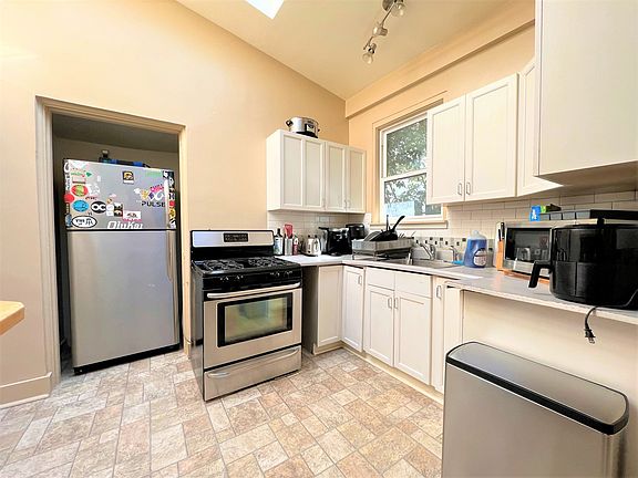 5th image of 2532 College Ave #Adu