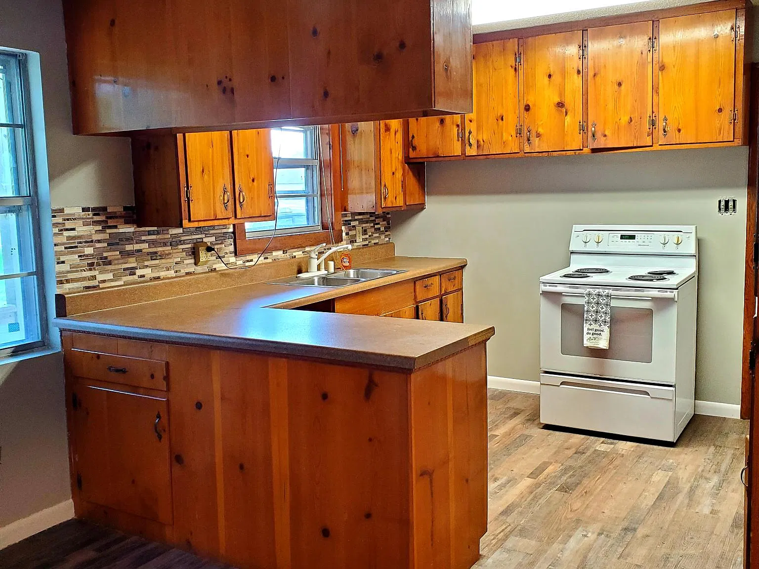 210 E Wilbur D Mills Ave — Photo 3