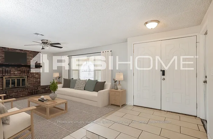 3 bed, 2.0 bath, 1338 sqft, $1,920 — Photo 4