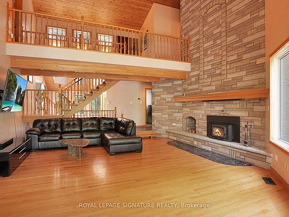 4th image of 40249 Combermere Rd