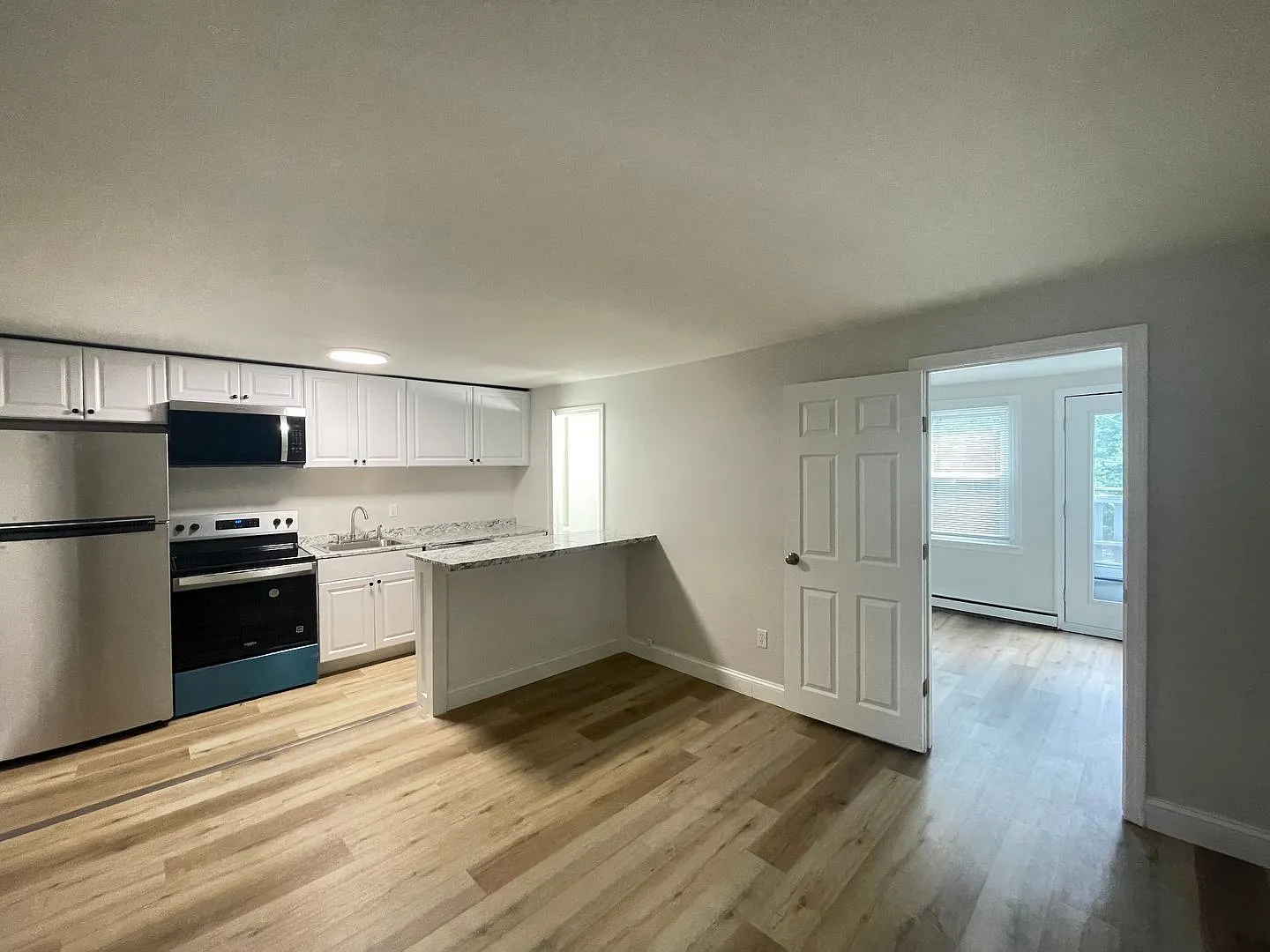1 bed, 1.0 bath, 397 sqft, $1,695 — Photo 1