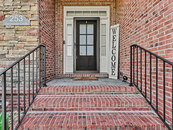 5th image of 253 Dorchester Cir
