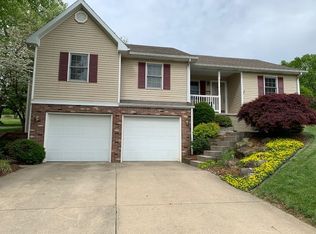 946 N Quail Ridge Cir, Vincennes, IN 47591