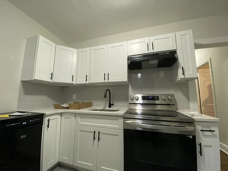 182 Ashford Ave #1 — Photo 6