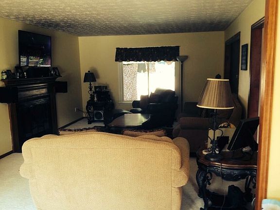 3rd image of 106 Surry Trl