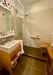 Rented by Luxus Manhattan Realty