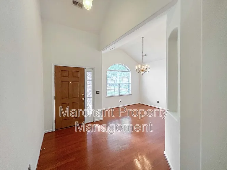 404 Spirit Mountain Ln — Photo 3