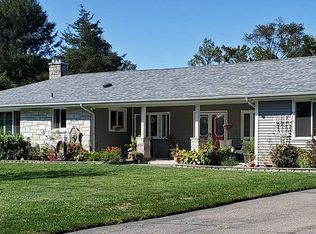 100 Neenan Ln, Orange, CT 06477