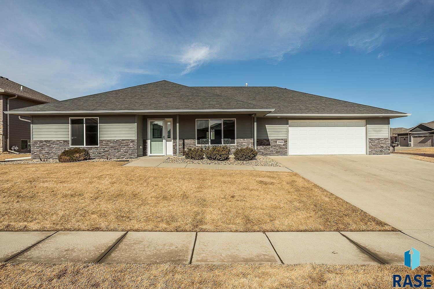 デルタ（埼玉在住）　4 5900 W Whistler Ct, Sioux Falls, SD 57107 | Zillow