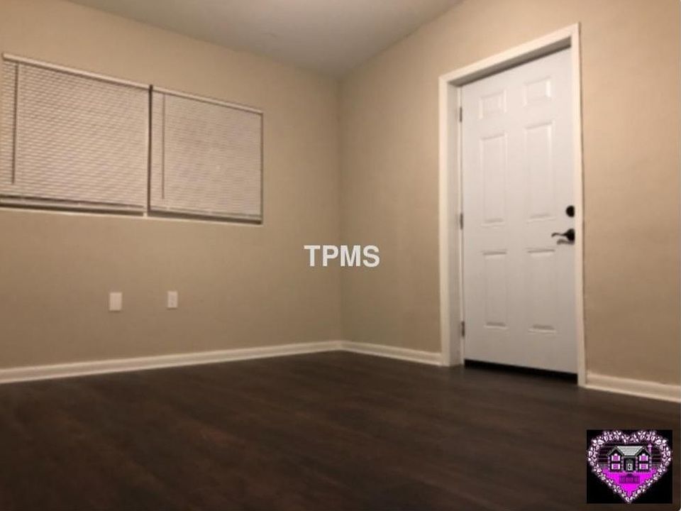 2nd image of 5940 Banner St