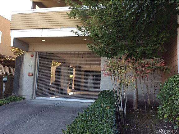 2nd image of 428 Saint Helens Ave Unit A