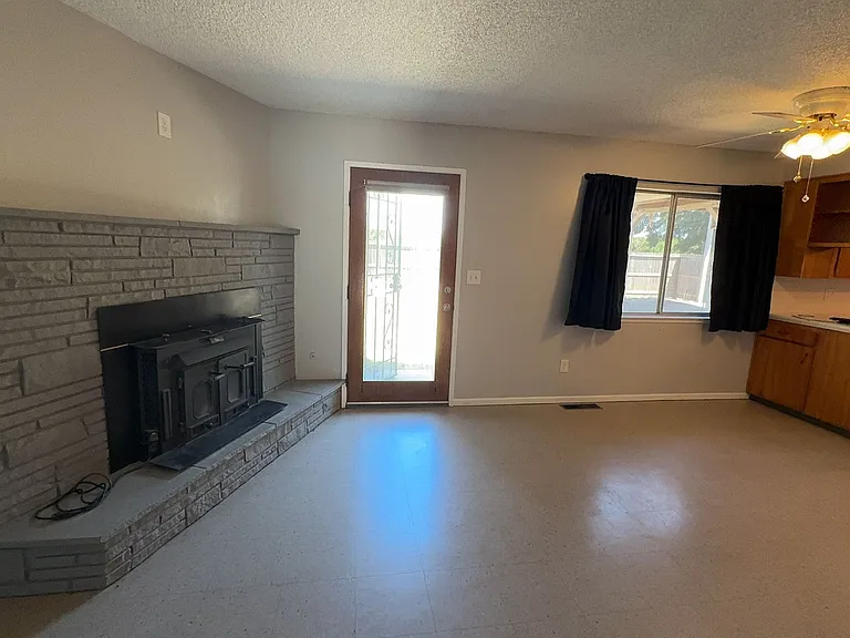 11586 S Smith Ave — Photo 3