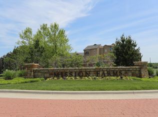 10511 Mission Rd UNIT 215, Leawood, KS 66206
