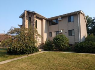929 Jefferson Ave APT 3, Elgin, IL 60120