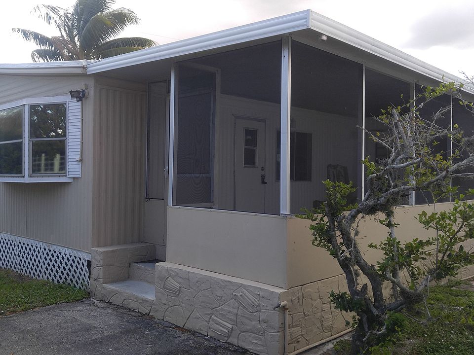 2nd image of 5311 SW 23rd Ave