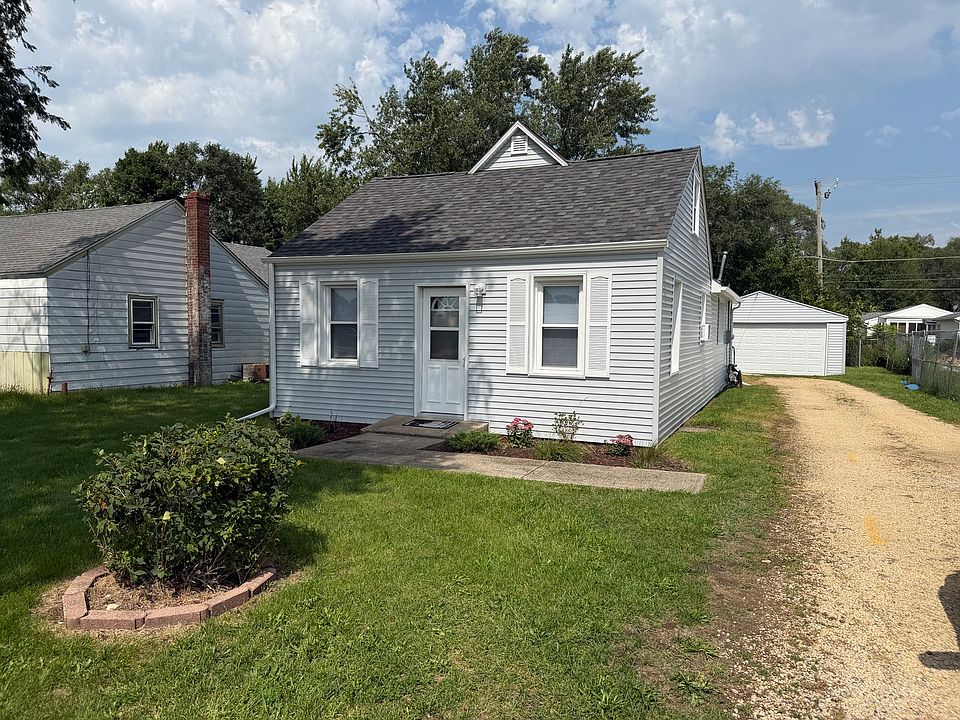 1st image of 918 Windsor Rd