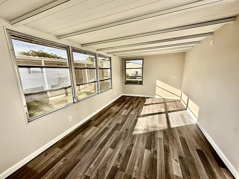 914 Pecan Cir — Photo 10