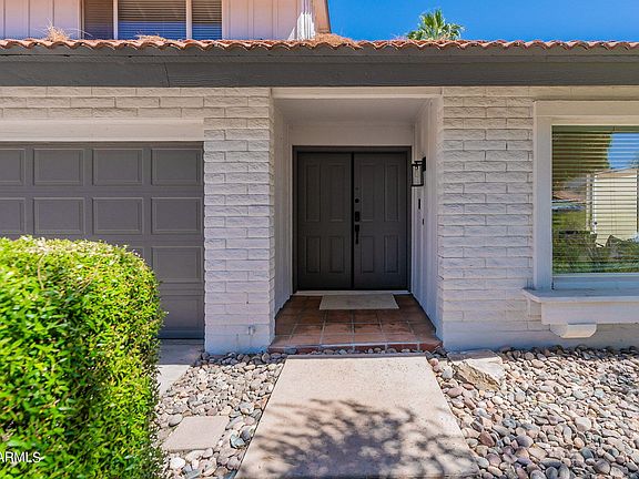 5th image of 1324 E BAYVIEW Drive