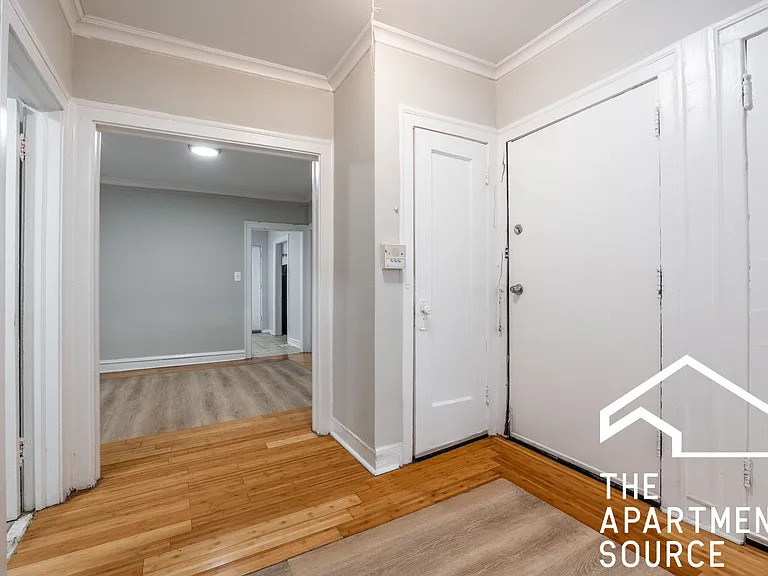 6304 N Oakley Ave #1 — Photo 7