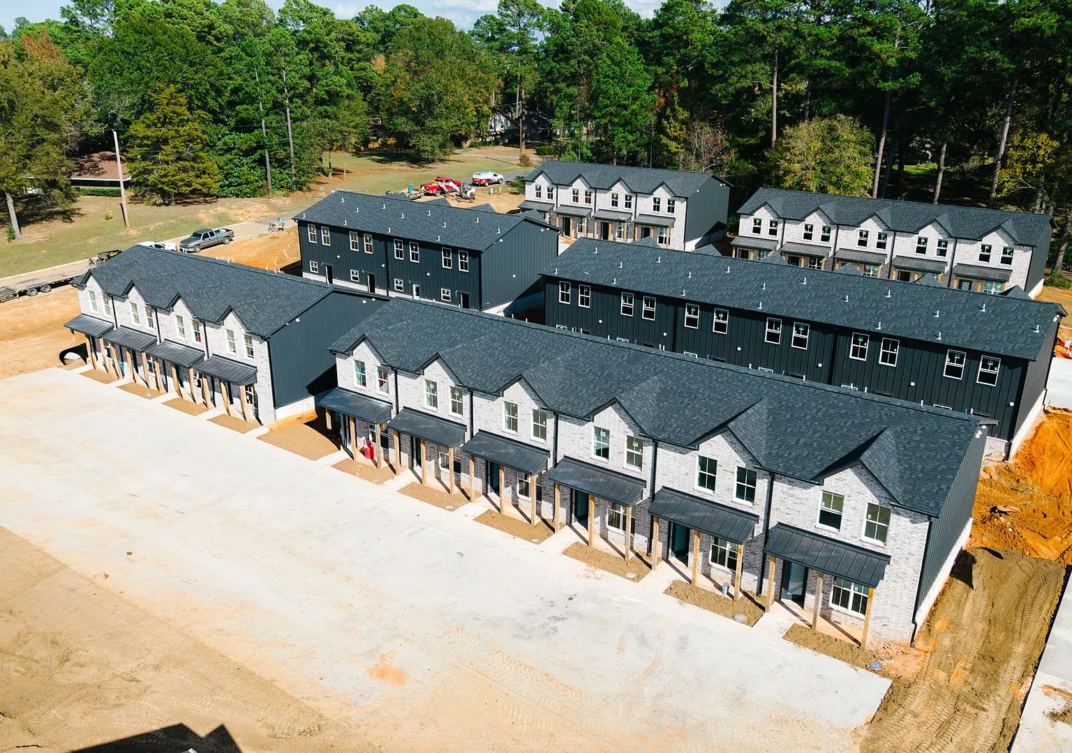 University Townhomes — Photo 1