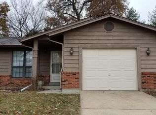 354 Della Dr, Saint Peters, MO 63376