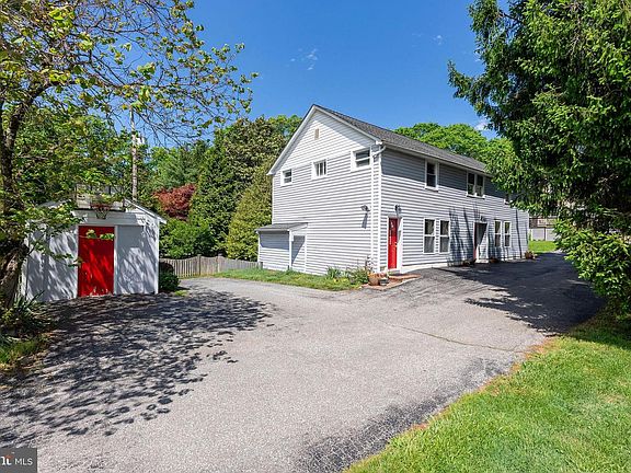 2nd image of 1409 Broadway Rd