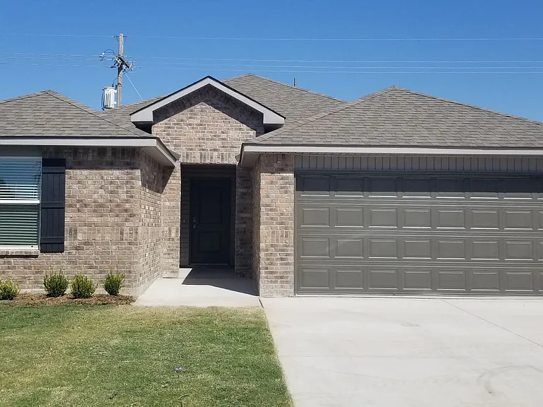 3102 Debbie Ln — Photo 1