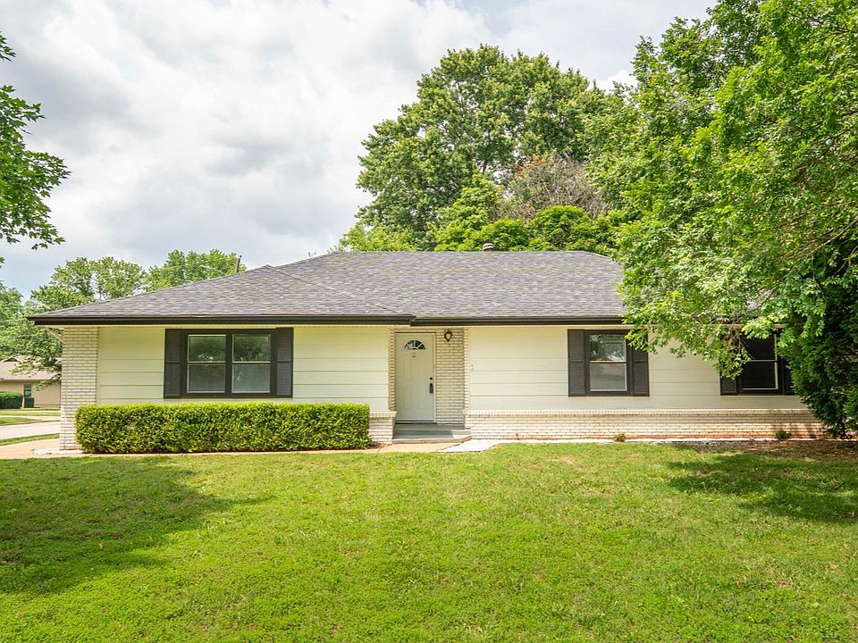 1st image of 739 E Powell St