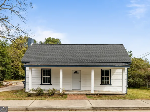 228 Oak Dr, Social Circle, GA 30025