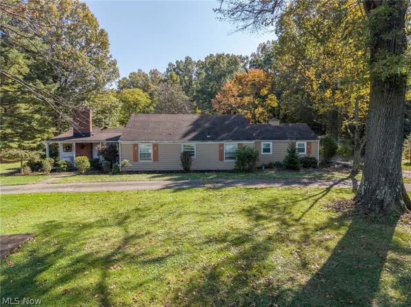 8769 Usher Rd, Olmsted Township, OH 44138
