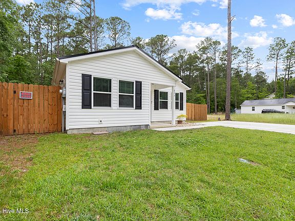 3rd image of 629 Walnut Drive
