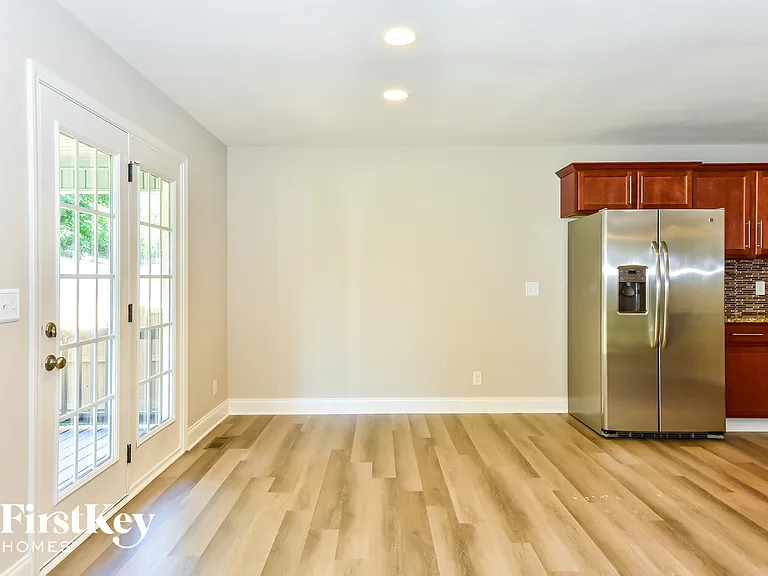 416 Leslie Wood Dr — Photo 5