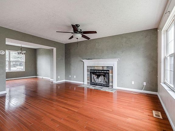 4th image of 393 Grandlin Park Dr