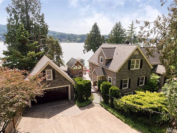 3rd image of 2104 Dellesta Dr